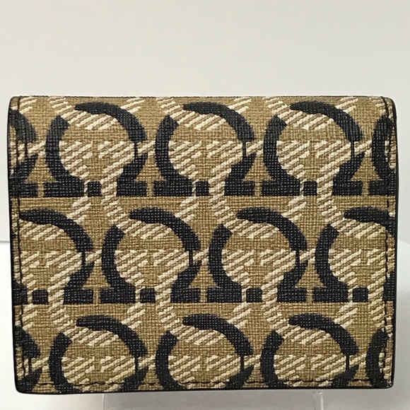 Salvatore Ferragamo Gancini Leather Compact Wallet 😍